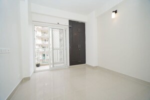 Room in 2 BHK Apartment at Anthem French Apartment, Sector 16b Greater Noida – for Sale