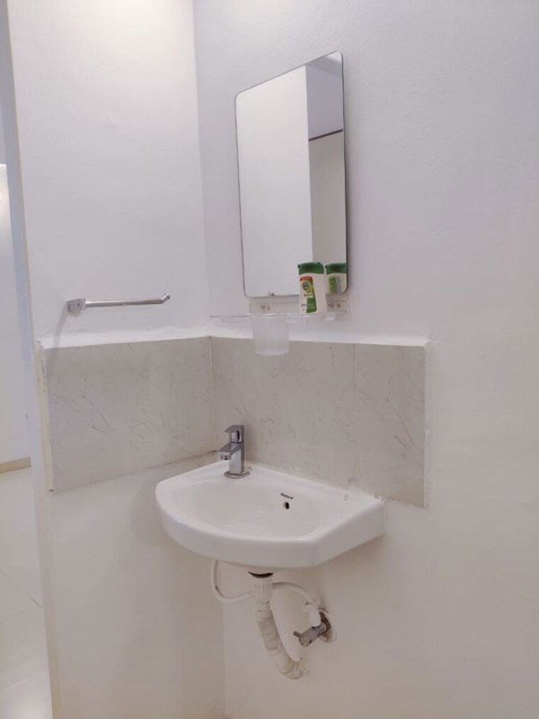 Bathroom, magarpatta-sylvania 2 Bedroom 850 Sq.Ft. Apartment In Hadapsar Pune 10617726