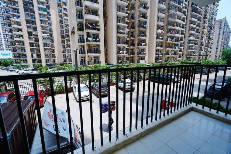 Balcony, gaur-city-2-11th-avenue 2 Bedroom 1010 Sq.Ft. Apartment In Sector 16c Greater Noida Greater Noida 10617728