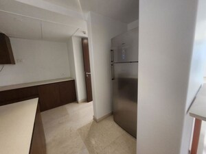Room in 4 BHK Builder Floor at Sector 21 – for Rent