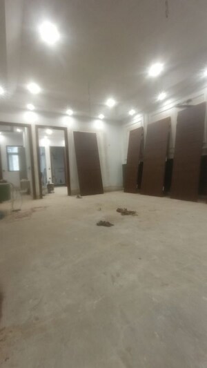 Room in 3 BHK Builder Floor at Paschim Vihar – for Sale