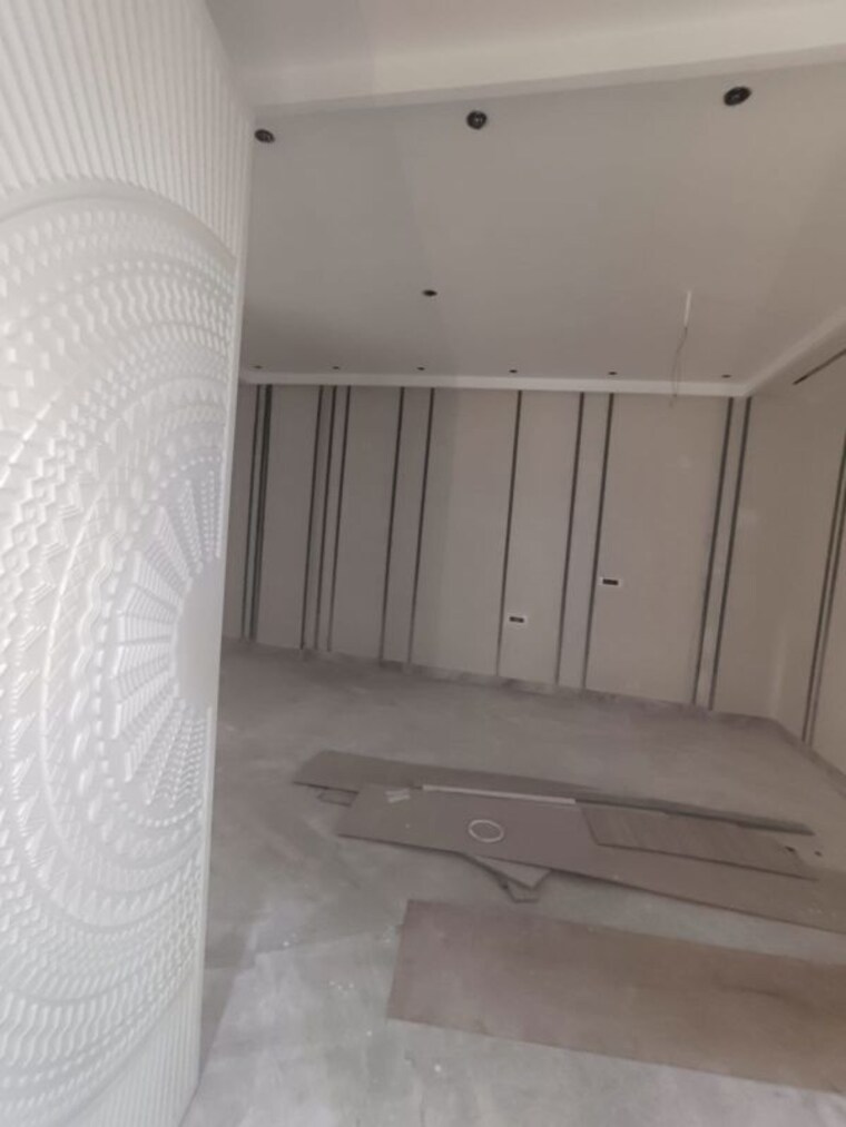 Bathroom, paschim vihar 3 Bedroom 200 Sq.Yd. Builder Floor In Paschim Vihar Delhi 10589143