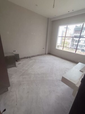 Room in 3 BHK Builder Floor at Paschim Vihar – for Sale