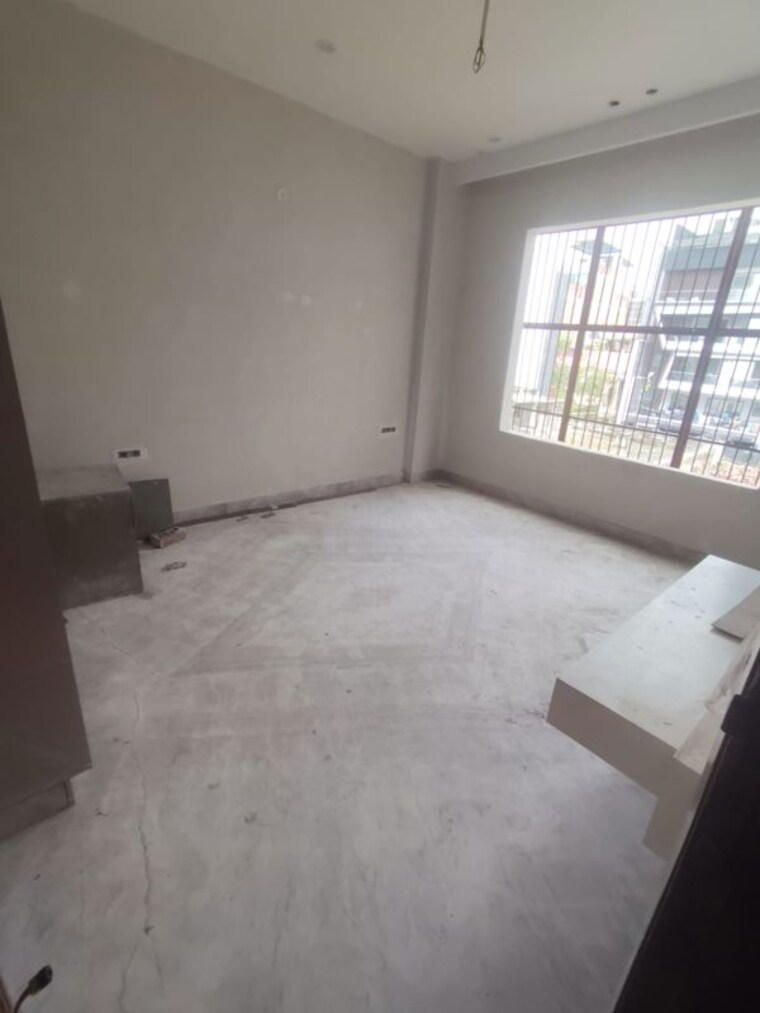 Room, paschim vihar 3 Bedroom 200 Sq.Yd. Builder Floor In Paschim Vihar Delhi 10589143