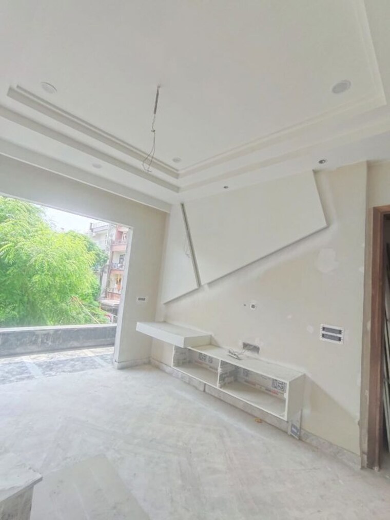 Kitchen, paschim vihar 3 Bedroom 200 Sq.Yd. Builder Floor In Paschim Vihar Delhi 10589143