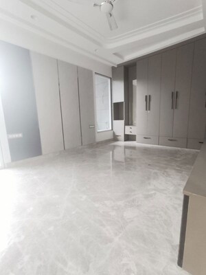 Room in 3 BHK Builder Floor at Vikas Puri – for Sale