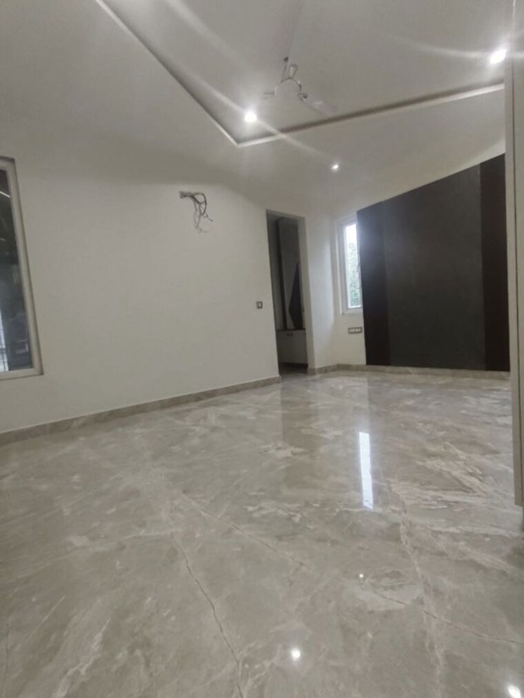 Room, vikas puri 3 Bedroom 200 Sq.Yd. Builder Floor In Vikas Puri Delhi 10587735