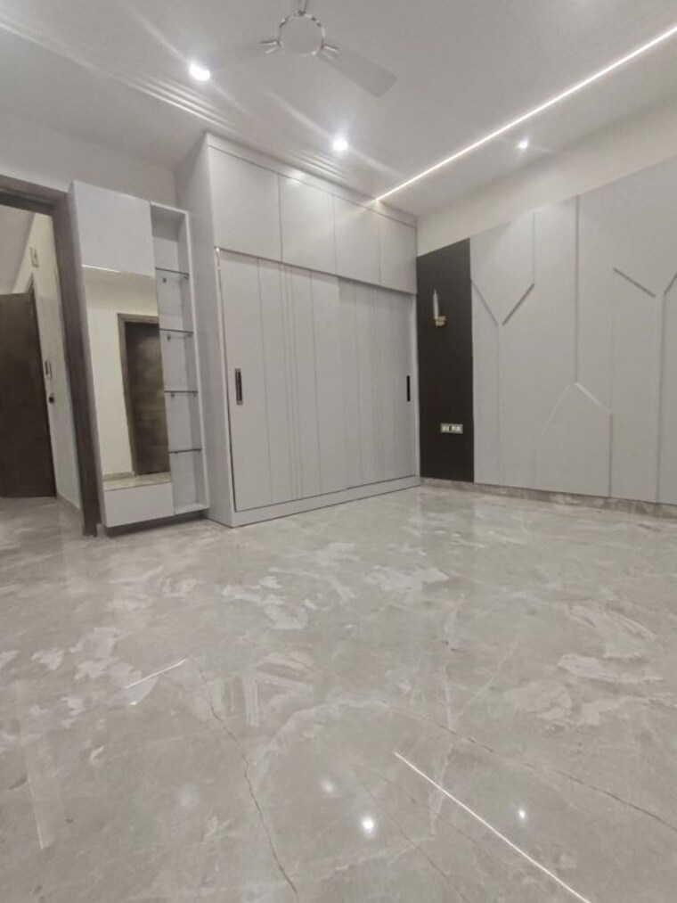 Room, vikas puri 3 Bedroom 200 Sq.Yd. Builder Floor In Vikas Puri Delhi 10587735
