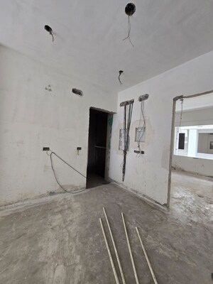 Room in 3 BHK Builder Floor at Sector 23 – for Rent