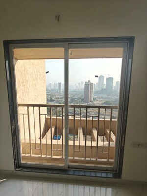 Room in 1 BHK Apartment at Metropolis Bayside, Kasarvadavali – for Rent