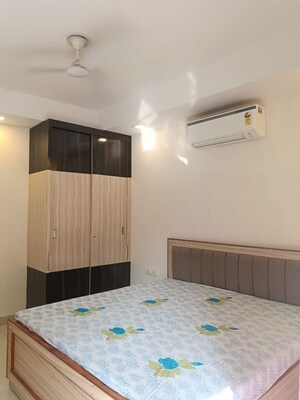 Room in 3 BHK Builder Floor at Sushant Lok I – for Rent