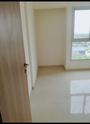 Room in 2 BHK Apartment at Piramal Vaikunth Vijit, Balkum Pada – for Sale