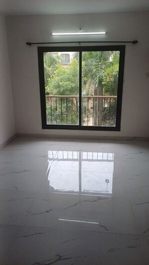 Room in 2 BHK Apartment at Magarpatta City Zinnia, Hadapsar – for Rent
