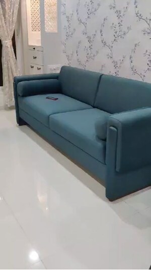 Living Room in 2 BHK Apartment at Chembur – for Rent
