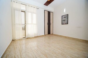 Room in 2.5 BHK Apartment at Divyansh Flora, Sector 16c Greater Noida – for Sale