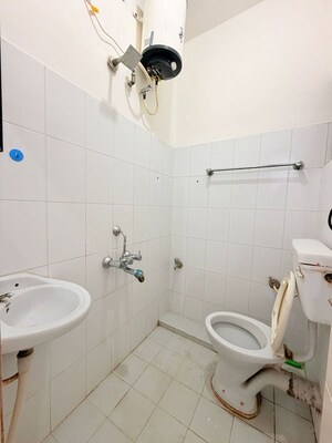 Attached Bathroom in 2 BHK Builder Floor at Indiranagar – for Rent