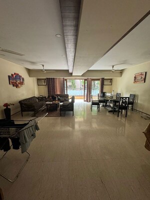 Living Room in 4 BHK Apartment at Sindhi Society, Chembur – for Sale