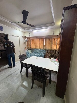 Team Area in 1 BHK Apartment at Rajkamal Heights, Parel – for Rent