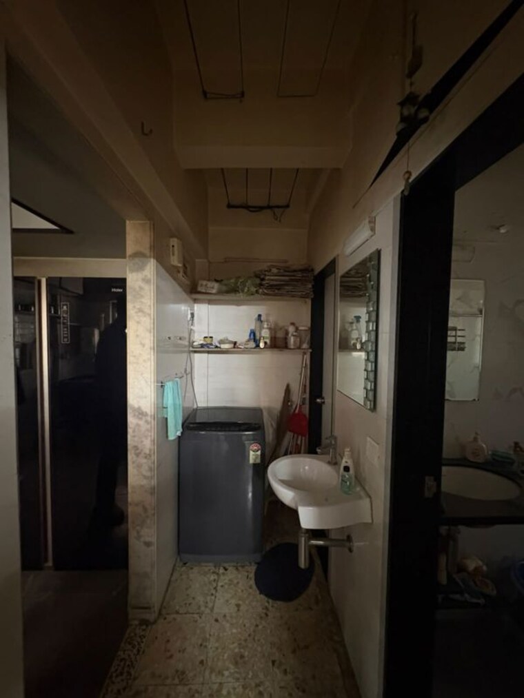 Bathroom, rajkamal-heights 1 Bedroom 450 Sq.Ft. Apartment In Parel Mumbai 10617867