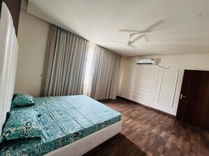 Bedroom in 2 BHK Builder Floor at Sector 23 – for Rent