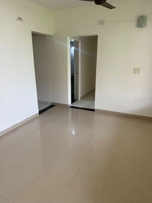 Room in 3 BHK Apartment at Magarpatta Grevillea, Hadapsar – for Rent