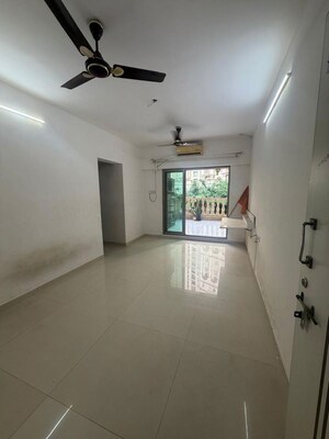 Room in 2 BHK Apartment at Prakruti Pearl, Ghodbunder Road – for Rent