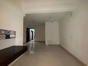 Room in 2 BHK Builder Floor at Sector 23 – for Rent