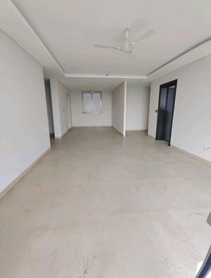 Room in 4 BHK Apartment at Panchshil Towers, Kharadi – for Rent