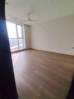 Room in 4 BHK Apartment at Panchshil Towers, Kharadi – for Rent