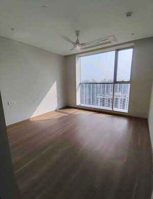Room in 4 BHK Apartment at Panchshil Towers, Kharadi – for Rent