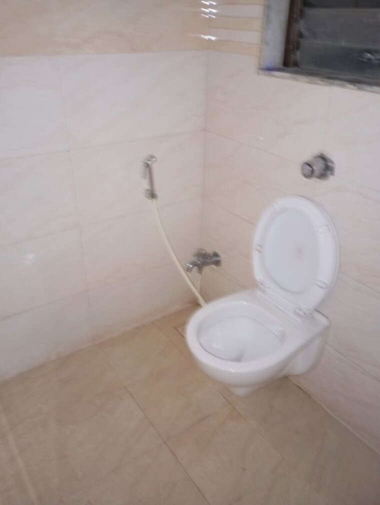 Bathroom, jb nagar 2 Bedroom 675 Sq.Ft. Apartment In Jb Nagar Mumbai 10617891