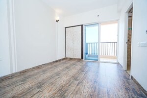 Room in 2 BHK Apartment at SKA Greenarch, Sector 16b Greater Noida – for Sale