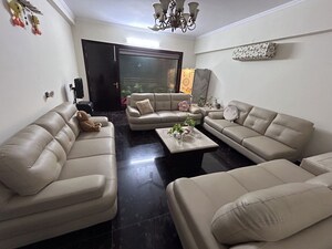 Living Room in 1 BHK Builder Floor at Sector 23 – for Rent
