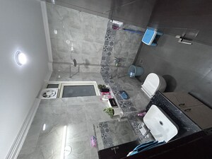 Bathroom in 1 BHK Builder Floor at Sector 23 – for Rent