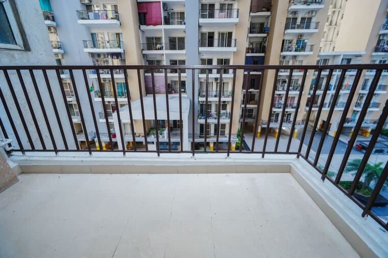 Balcony, panchsheel-greens-ii 3 Bedroom 1820 Sq.Ft. Apartment In Sector 16 Greater Noida Greater Noida 10617941