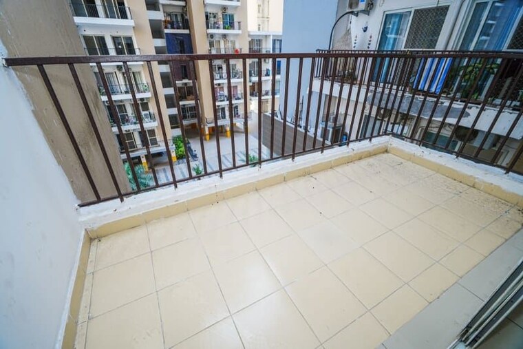 Balcony, panchsheel-greens-ii 3 Bedroom 1820 Sq.Ft. Apartment In Sector 16 Greater Noida Greater Noida 10617941