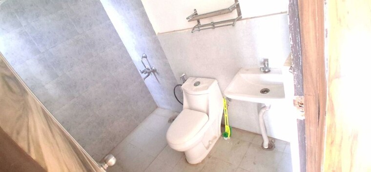 Bathroom, sector 23 2 Bedroom 1550 Sq.Ft. Builder Floor In Sector 23 Gurgaon 10617982