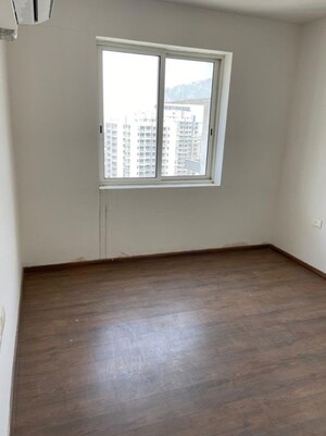 Room in 3.5 BHK Apartment at Godrej Summit, Sector 104 – for Sale