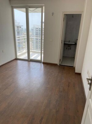 Room in 3.5 BHK Apartment at Godrej Summit, Sector 104 – for Sale