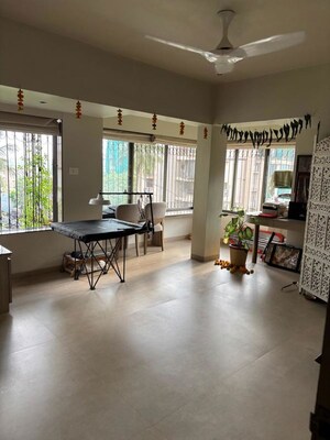 Room in 2 BHK Apartment at Juhu – for Sale