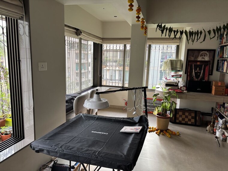Room, juhu 2 Bedroom 820 Sq.Ft. Apartment In Juhu Mumbai 10617985