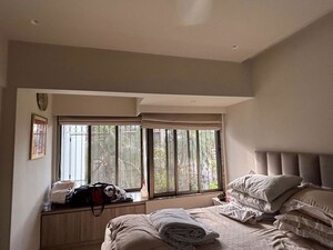 Room in 2 BHK Apartment at Juhu – for Sale