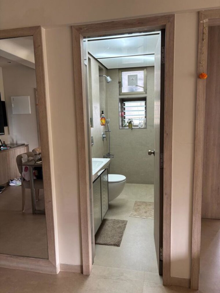 Attached Bathroom, juhu 2 Bedroom 820 Sq.Ft. Apartment In Juhu Mumbai 10617985