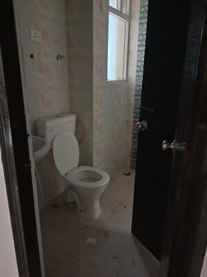 Bathroom in 2 BHK Builder Floor at Sector 23 – for Rent