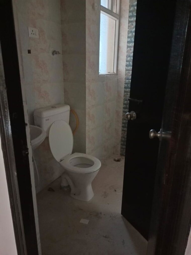 Bathroom, sector 23 2 Bedroom 1250 Sq.Ft. Builder Floor In Sector 23 Gurgaon 10617998
