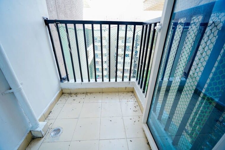 Balcony, gaur-city-2-14th-avenue 2 Bedroom 985 Sq.Ft. Apartment In Sector 16c Greater Noida Greater Noida 10618024