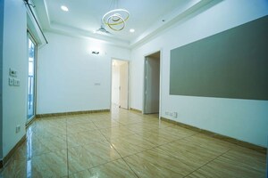 Room in 2 BHK Apartment at Gaur City 2 - 14th Avenue, Sector 16c Greater Noida – for Sale