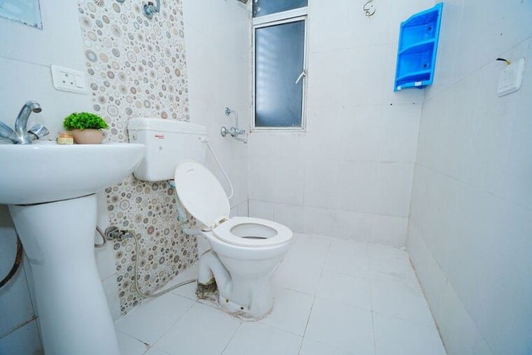 Bathroom, galaxy-north-avenue-ll 3 Bedroom 1410 Sq.Ft. Apartment In Gaur City 2 Greater Noida 10618043