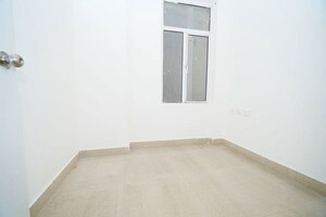 Room in 3 BHK Apartment at Galaxy North Avenue ll, Gaur City 2 – for Sale