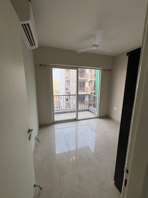Room in 3 BHK Apartment at Signature Global City 81, Sector 81 – for Rent